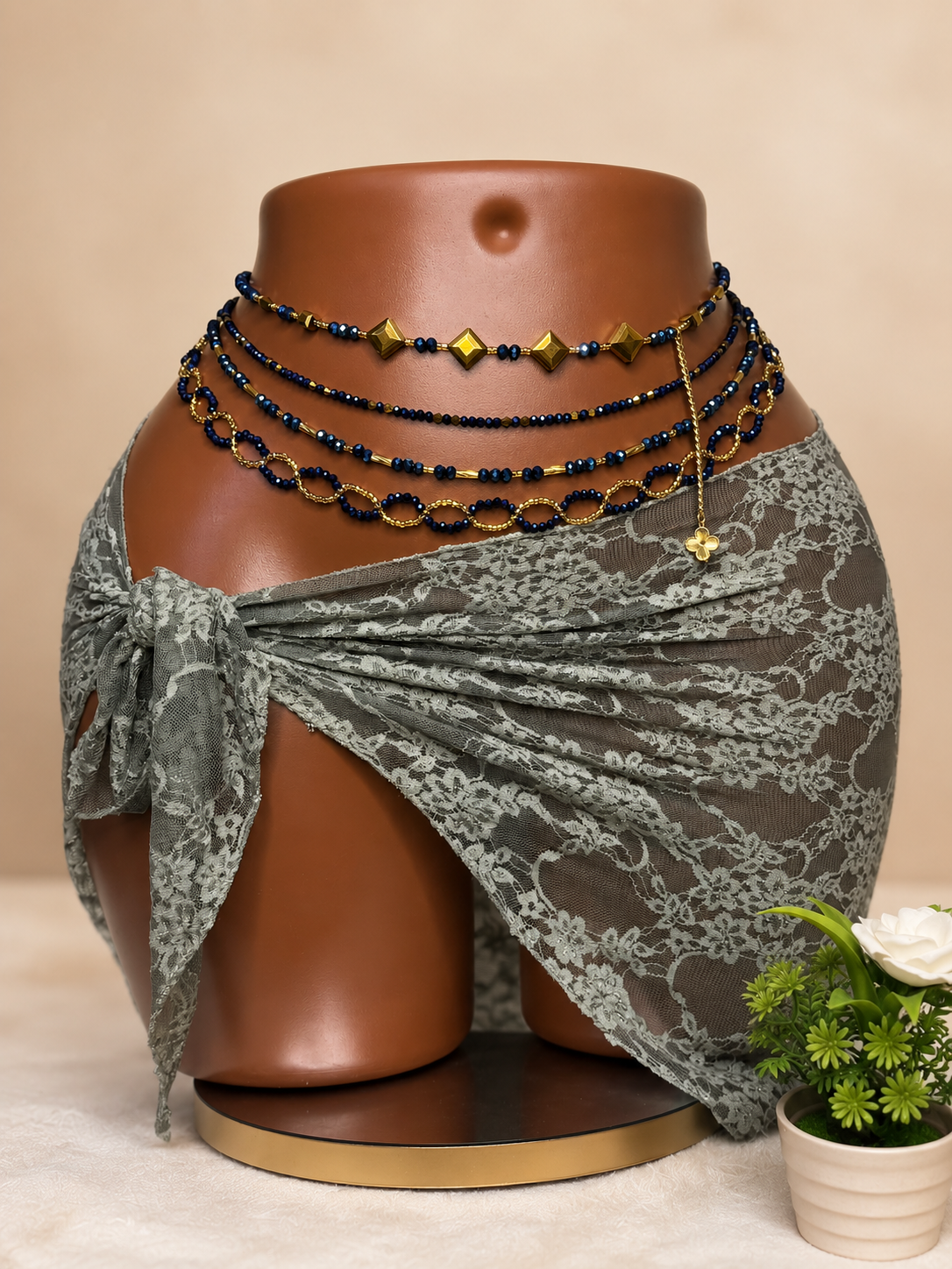 Lot Nefertiti